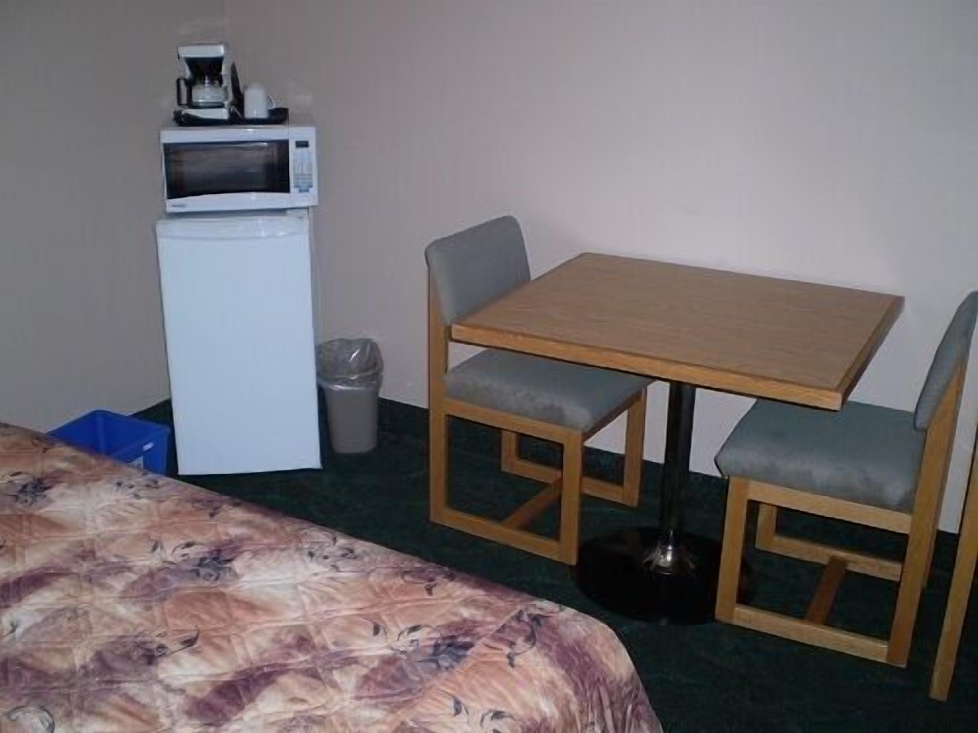 Pillowtop-Betten, Schreibtisch, Bügeleisen/Bügelbrett, kostenloses WLAN