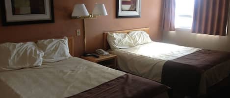 Pillowtop beds, desk, iron/ironing board, free WiFi