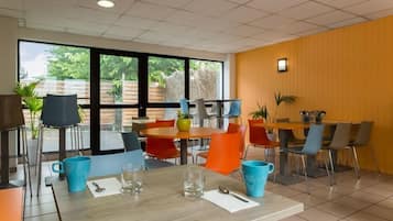 Daily buffet breakfast (EUR 8.90 per person)