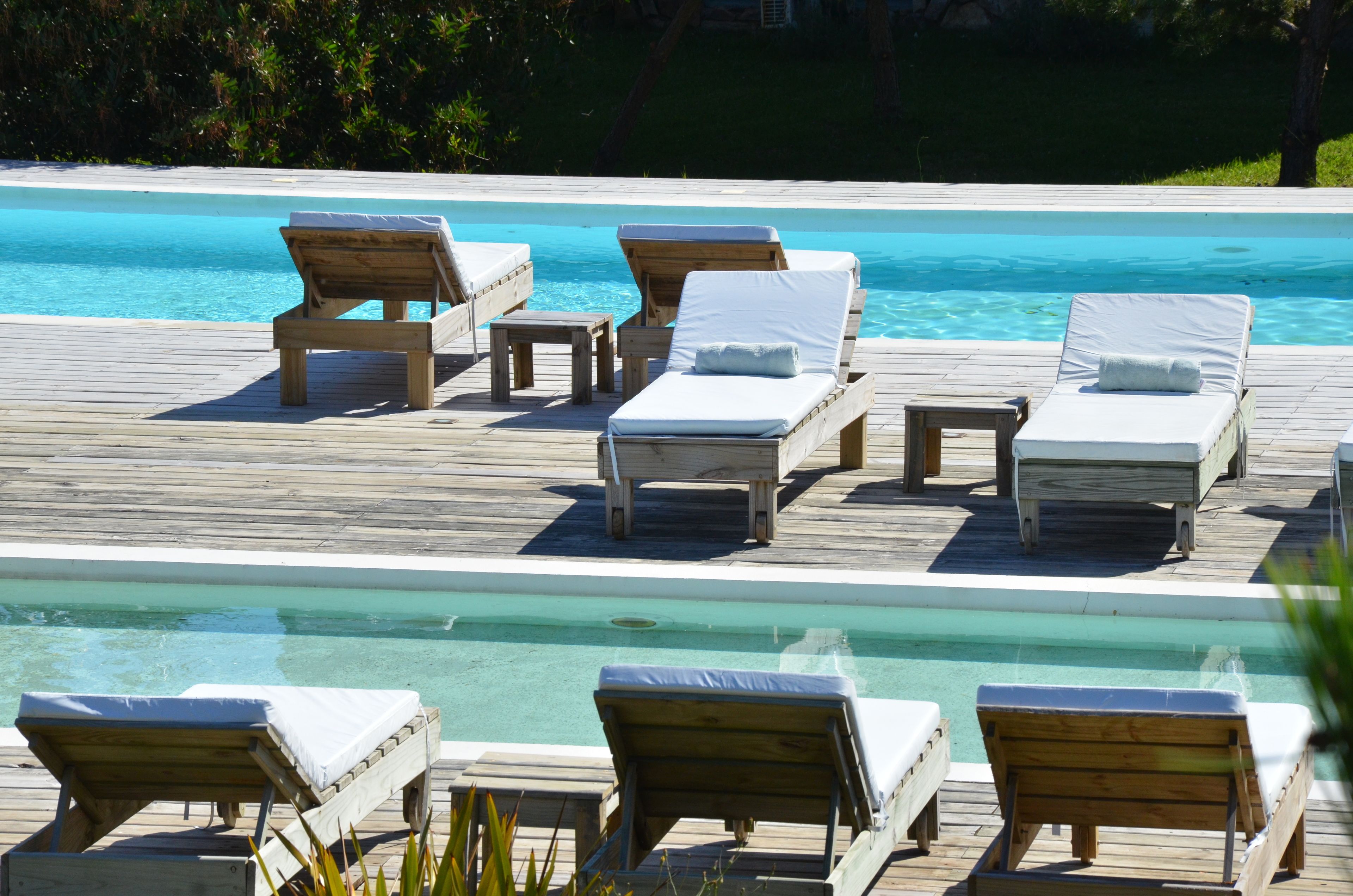 3 outdoor pools, free pool cabanas, pool umbrellas