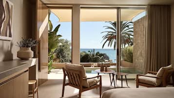 Deluxe Beachfront View Suite with Heated Mini Pool | 1 bedroom, Egyptian cotton sheets, premium bedding, down comforters