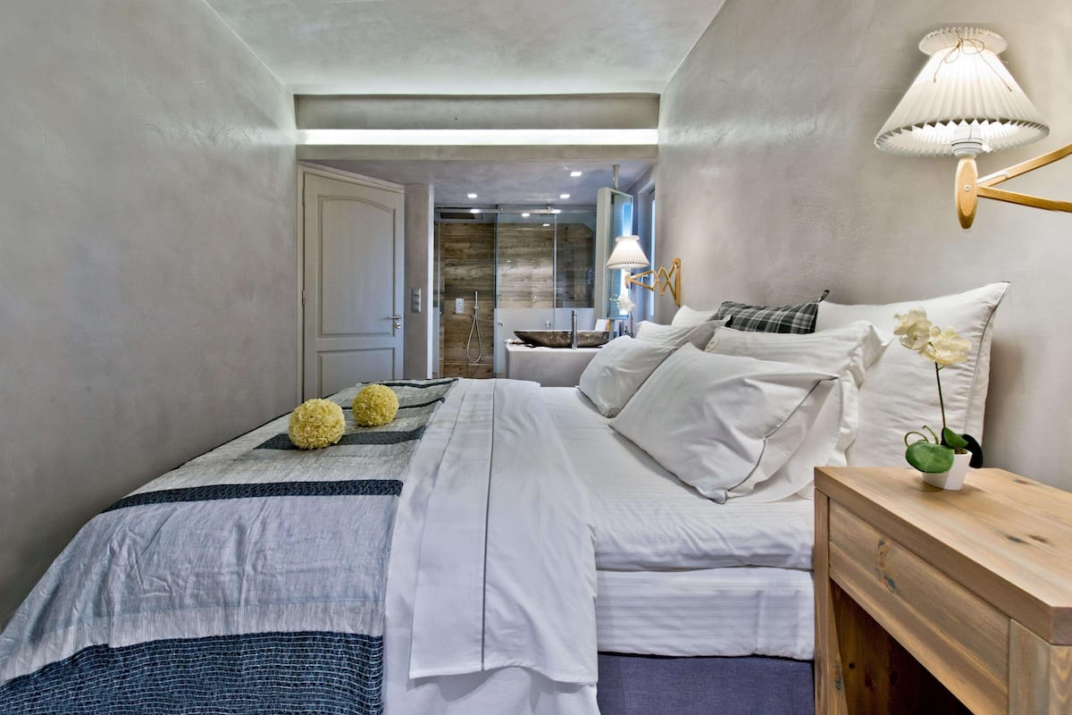 Executive Two-Bedroom Beachfront View Suite | 1 bedroom, minibar, in-room safe, soundproofing