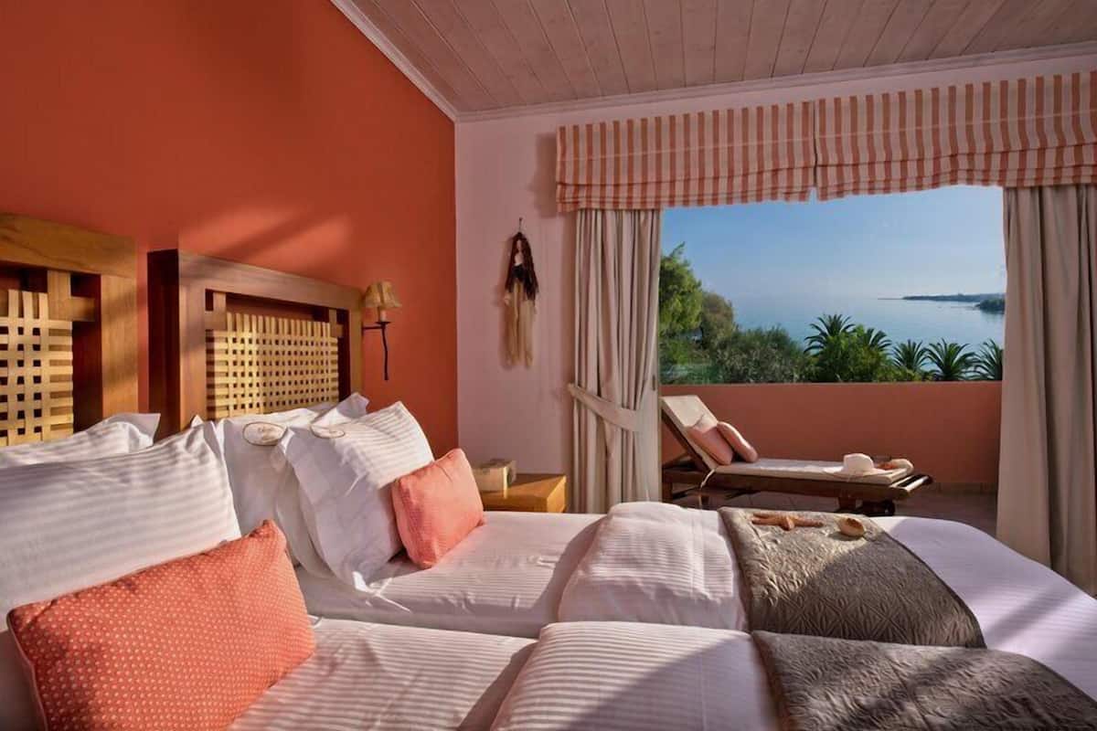 Deluxe Two-Bedroom Beachfront View Suite | 1 phòng ngủ, bộ trải giường bằng vải cotton Ai Cập