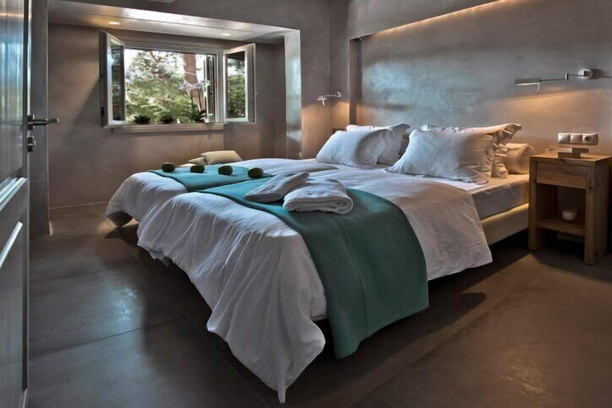 Executive Two-Bedroom Beachfront View Suite | 1 phòng ngủ, bộ trải giường bằng vải cotton Ai Cập