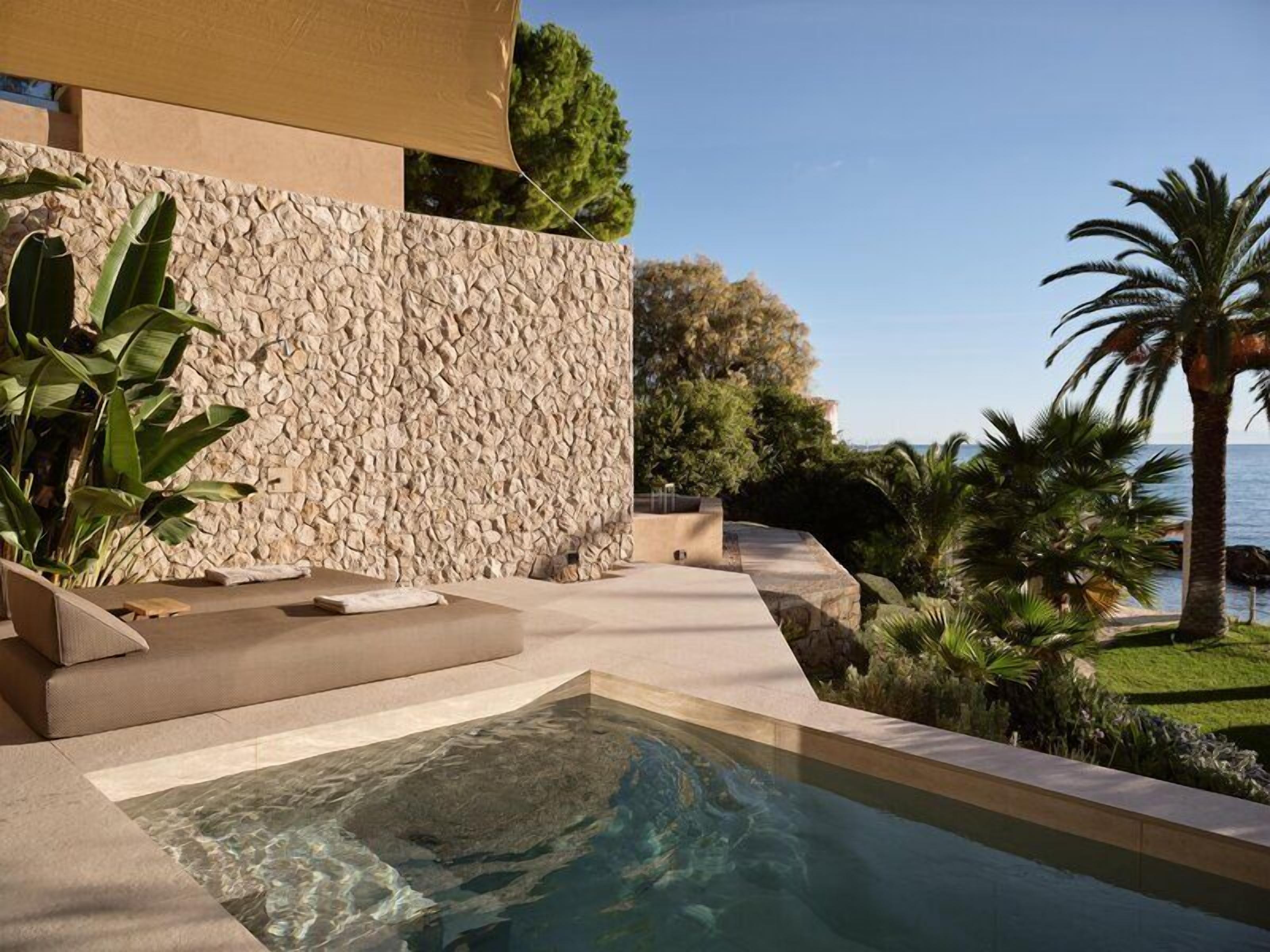 Executive Beachfront View Suite with Heated Mini Pool | Pool