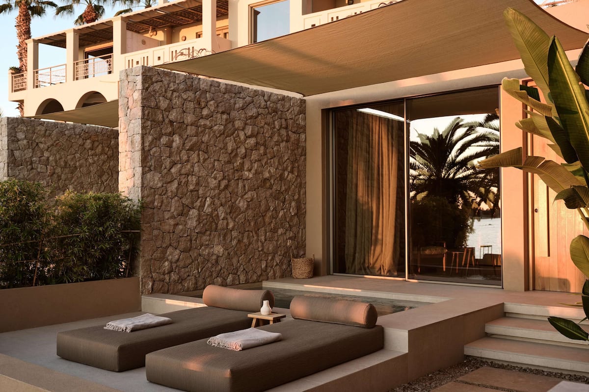 Deluxe Beachfront View Suite with Heated Mini Pool | 1 bedroom, minibar, in-room safe, soundproofing