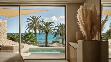 Executive Beachfront View Suite with Heated Mini Pool | Spa