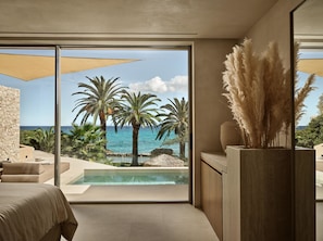Executive Beachfront View Suite with Heated Mini Pool | Wellness