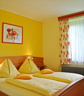 Free WiFi, bed sheets - Enzianbrenner Bed & Breakfast (Hermagor-Pressegger See)