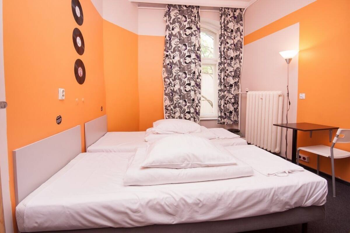 Premium bedding, iron/ironing board, free WiFi, bed sheets