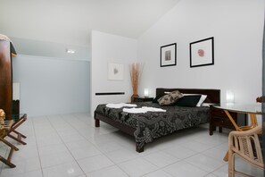 1 bedroom, in-room safe, individually decorated, individually furnished - Daintree Wild Zoo & B&B (Lower Daintree)