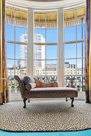 Chambre Double Supérieure (Bettie's Boudoir- above the bar)