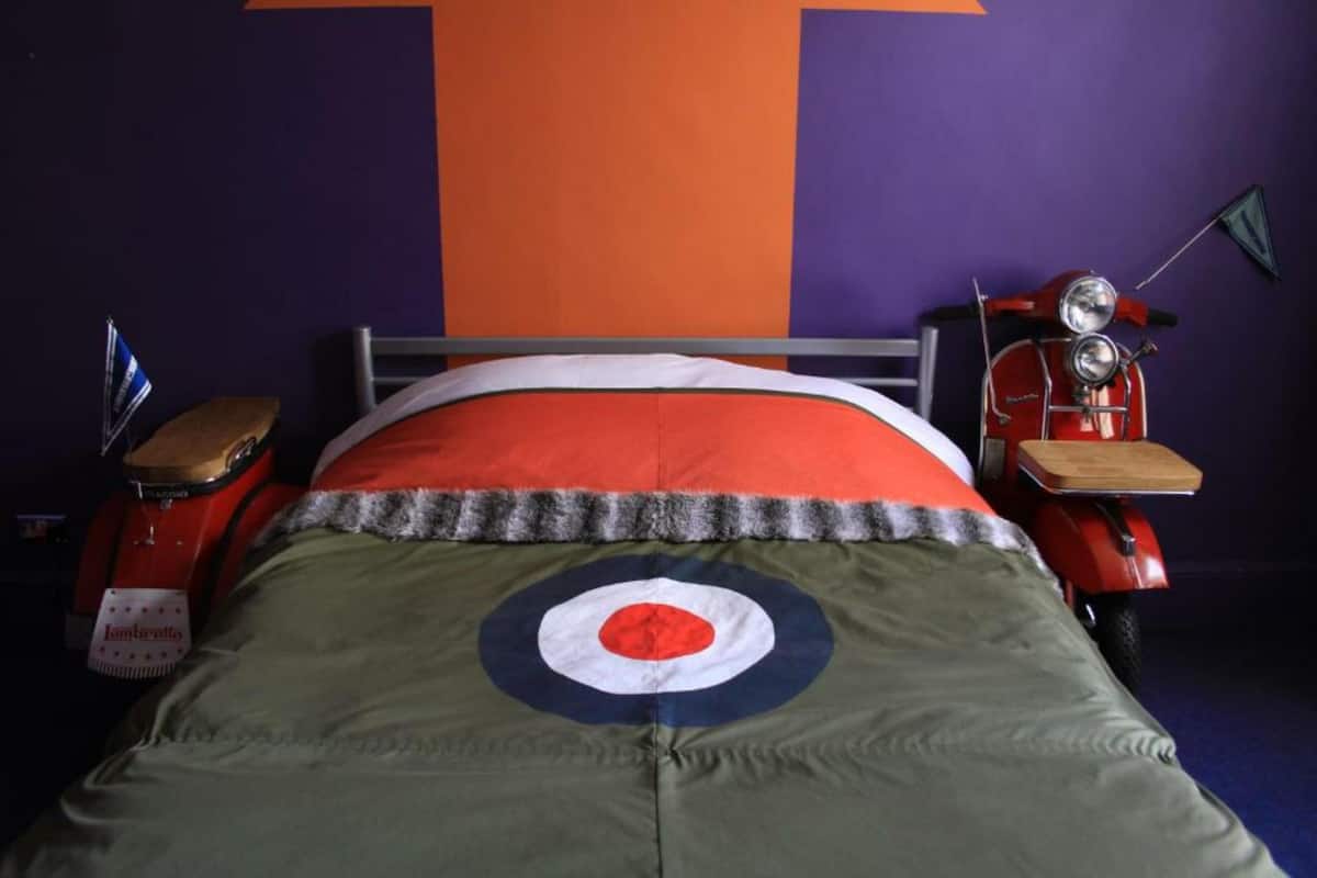 Premium bedding, individually decorated, iron/ironing board