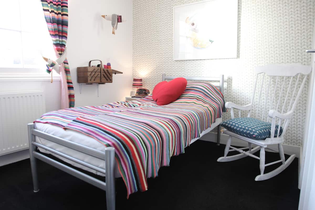 Premium bedding, individually decorated, iron/ironing board