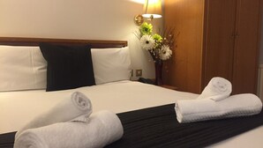 Blackout drapes, iron/ironing board (on request), cribs (surcharge) - Healey Hotel (Batley)