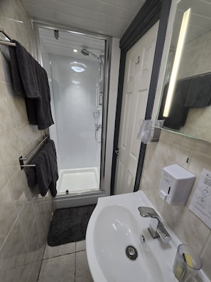 Kamar Double Superior, ensuite | Kamar mandi