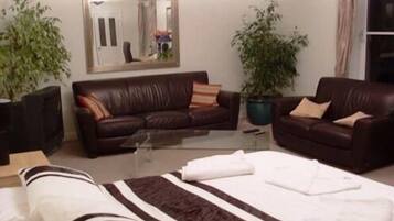 Kamar Double, 1 Tempat Tidur Double, ensuite | Meja kerja, setrika/meja setrika, dan Wi-Fi gratis