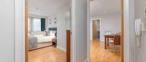 Coffres-forts dans les chambres, bureau, chambres insonorisées