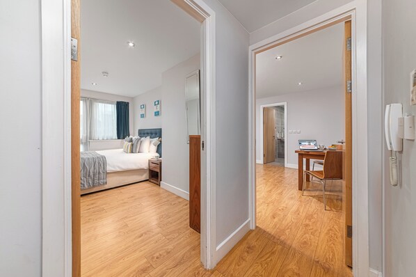 Coffres-forts dans les chambres, bureau, chambres insonorisées