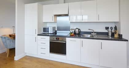 HQ Aparthotel Farnborough