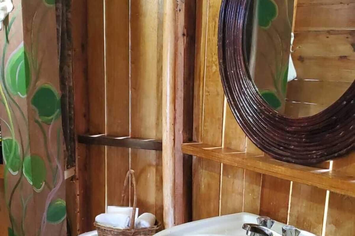 african sunrise | bathroom | hair dryer, towels