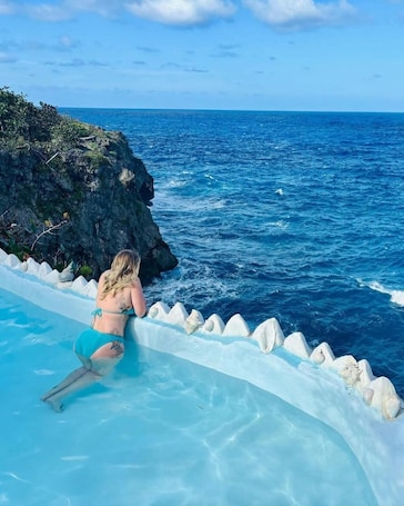 2 piscinas al aire libre, sillones reclinables de piscina