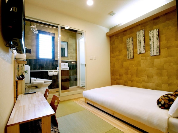 Down duvets, desk, blackout curtains, iron/ironing board - Guesthouse Narakomachi (Nara)