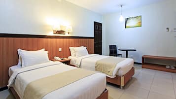 1 bedroom, in-room safe, desk, rollaway beds