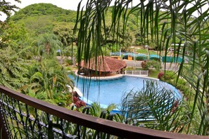 4 outdoor pools, open 8:00 AM to 10:00 PM, sun loungers