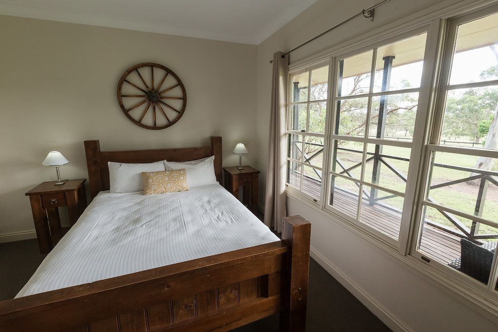 The Homestead | Blackout curtains, iron/ironing board, free cots/infant beds, bed sheets