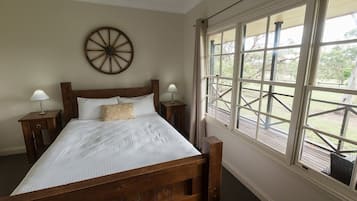 The Homestead | Blackout curtains, iron/ironing board, free cots/infant beds, bed sheets