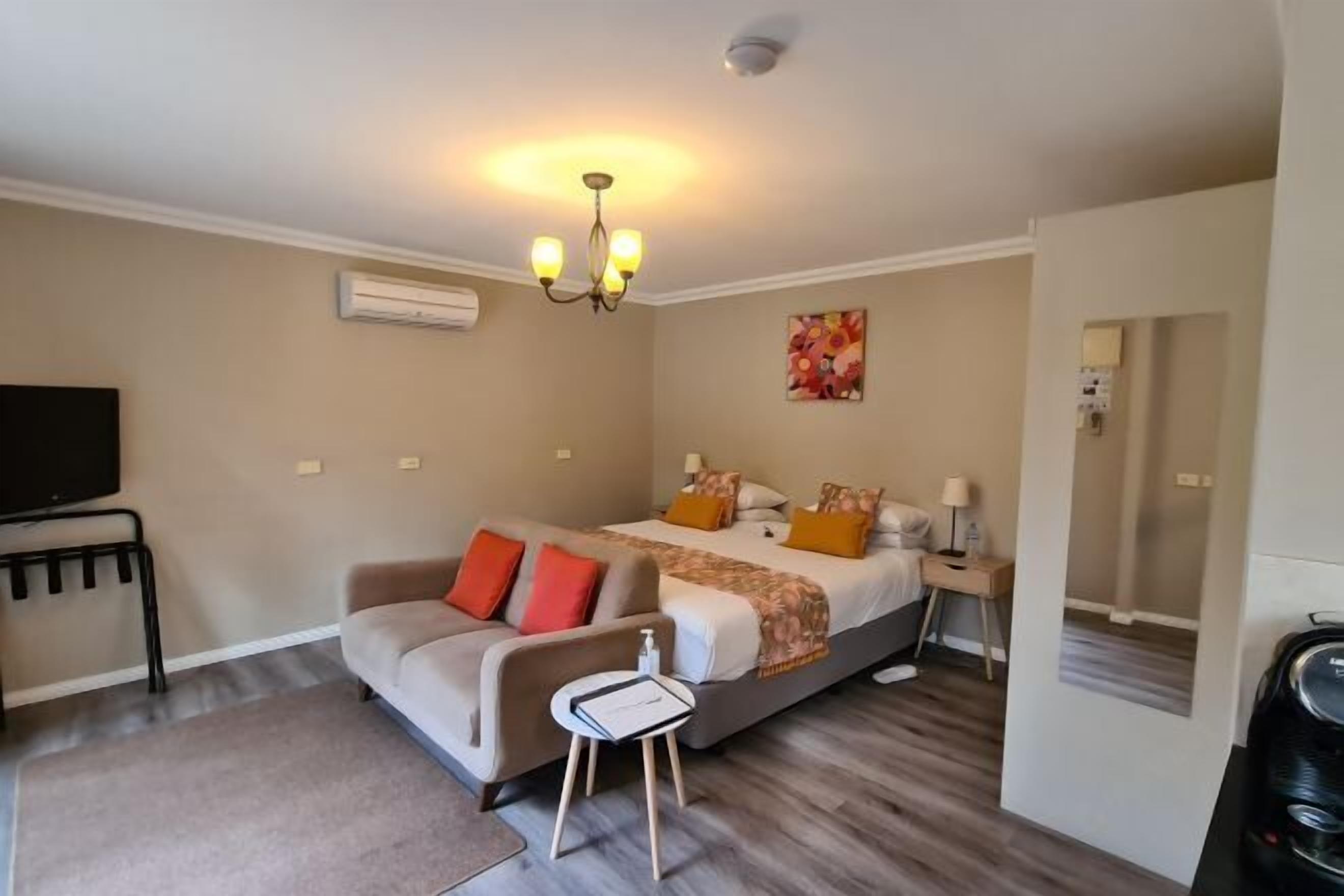 Premium bedding, down duvets, pillow-top beds, minibar