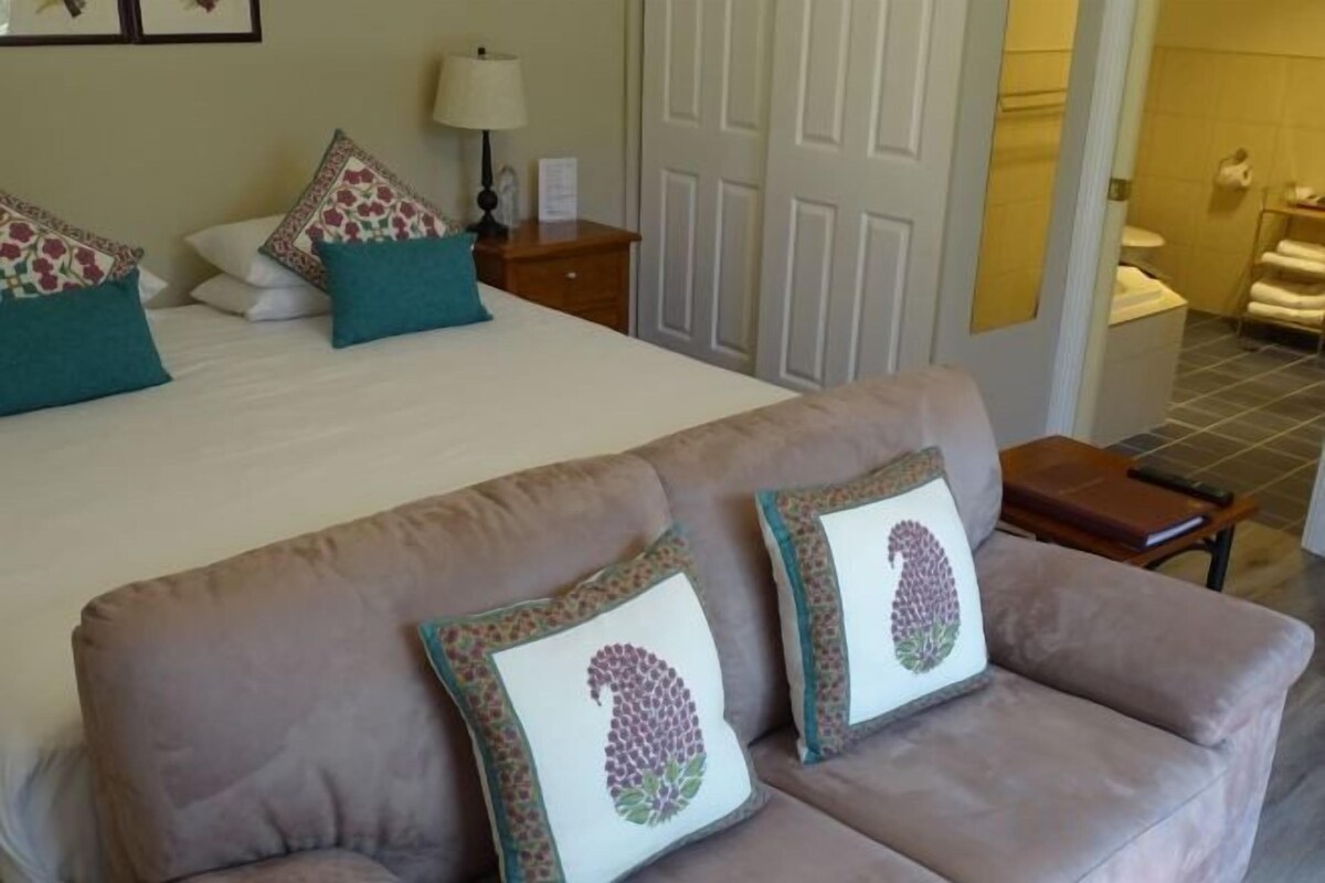 Premium bedding, down duvets, pillow-top beds, minibar