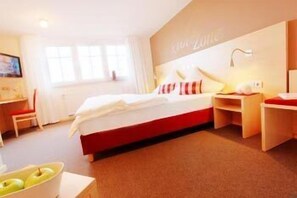 In-room safe, soundproofing, free cots/infant beds, free WiFi - Klozbücher Das Landhotel (Ellwangen)