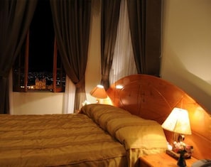 Desk, rollaway beds, free WiFi - Don Bosco Hotel (Cusco)