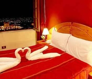 Desk, rollaway beds, free WiFi - Don Bosco Hotel (Cusco)
