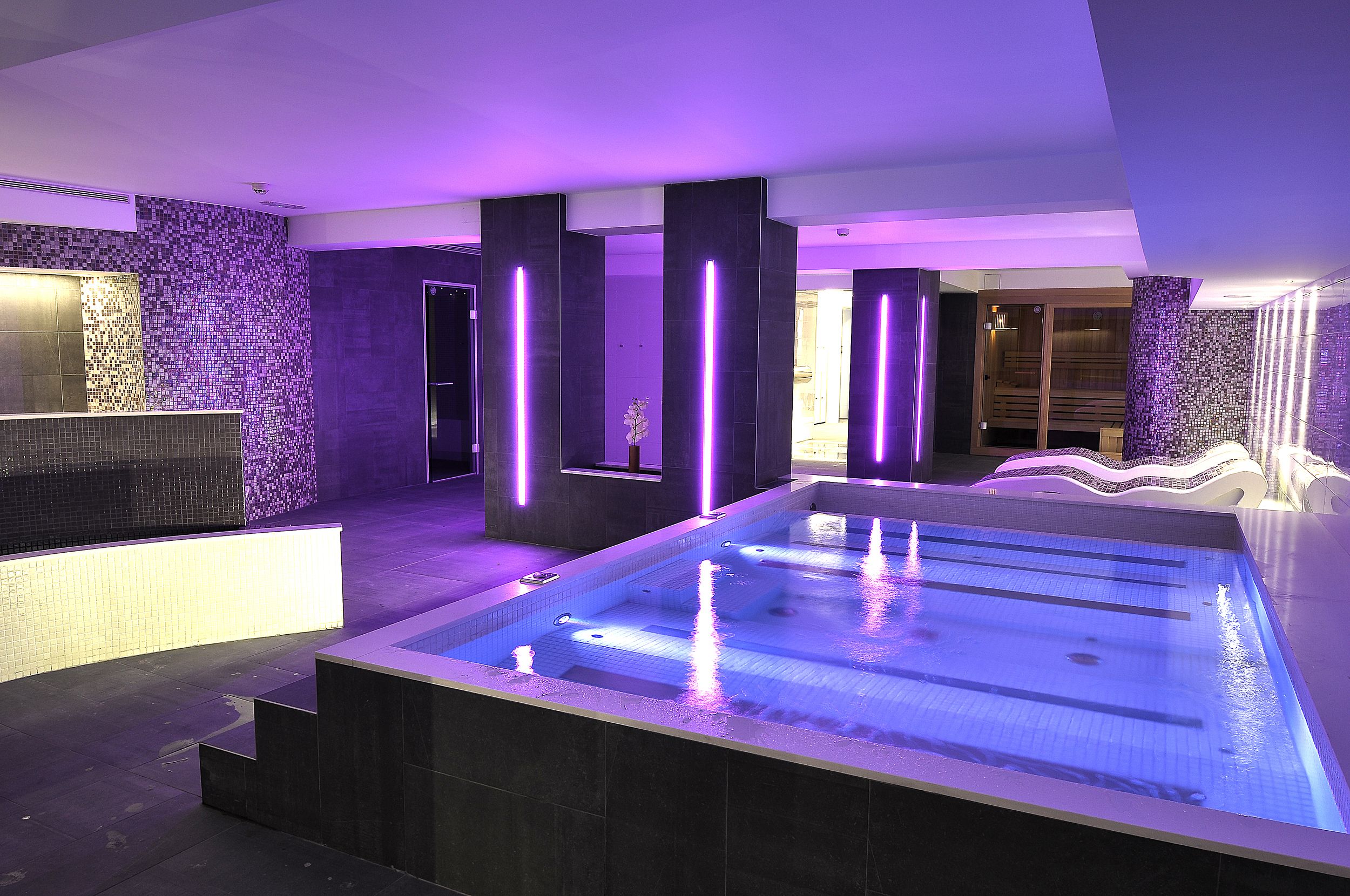 turkish bath/hammam, sports massages, massages