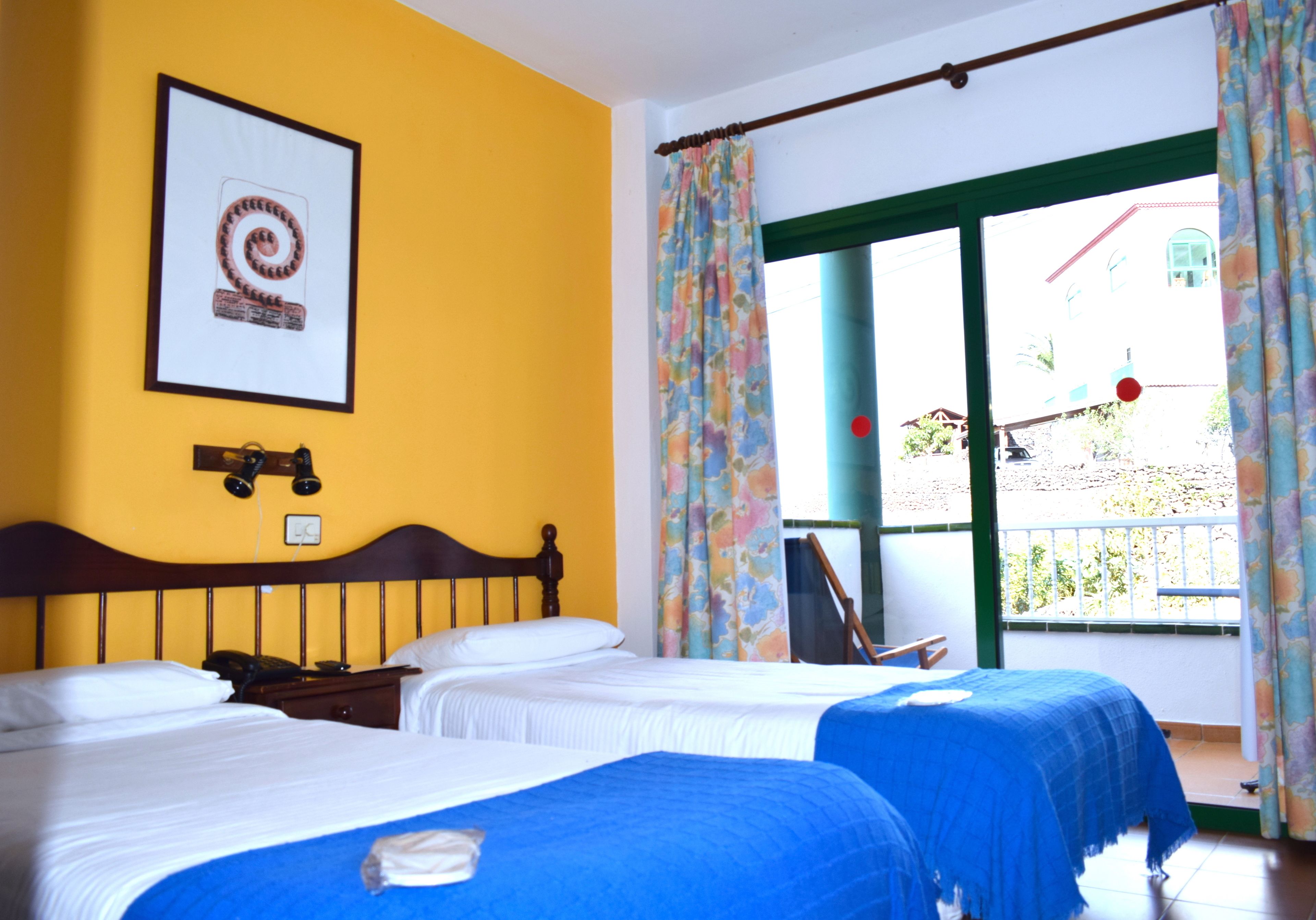 double room single use | free cots/infant beds, rollaway beds, free wifi, bed sheets