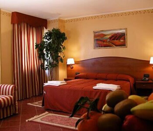 In-room safe, cots/infant beds