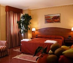 Cofres nos quartos, berços (sobretaxa)