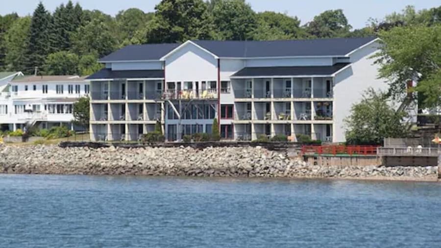 Saint Andrews Inn & Suites