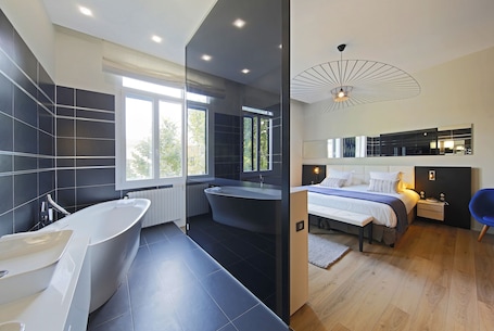 Suite | Premium bedding, pillowtop beds, free minibar, in-room safe. Negrecoste Hotel & Spa