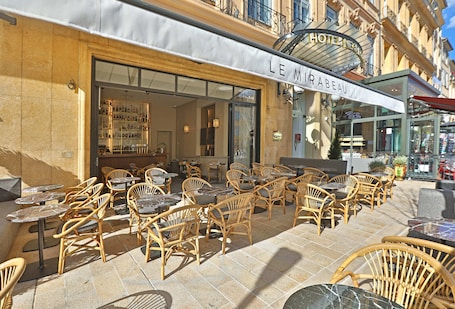 Terrace/patio. Negrecoste Hotel & Spa
