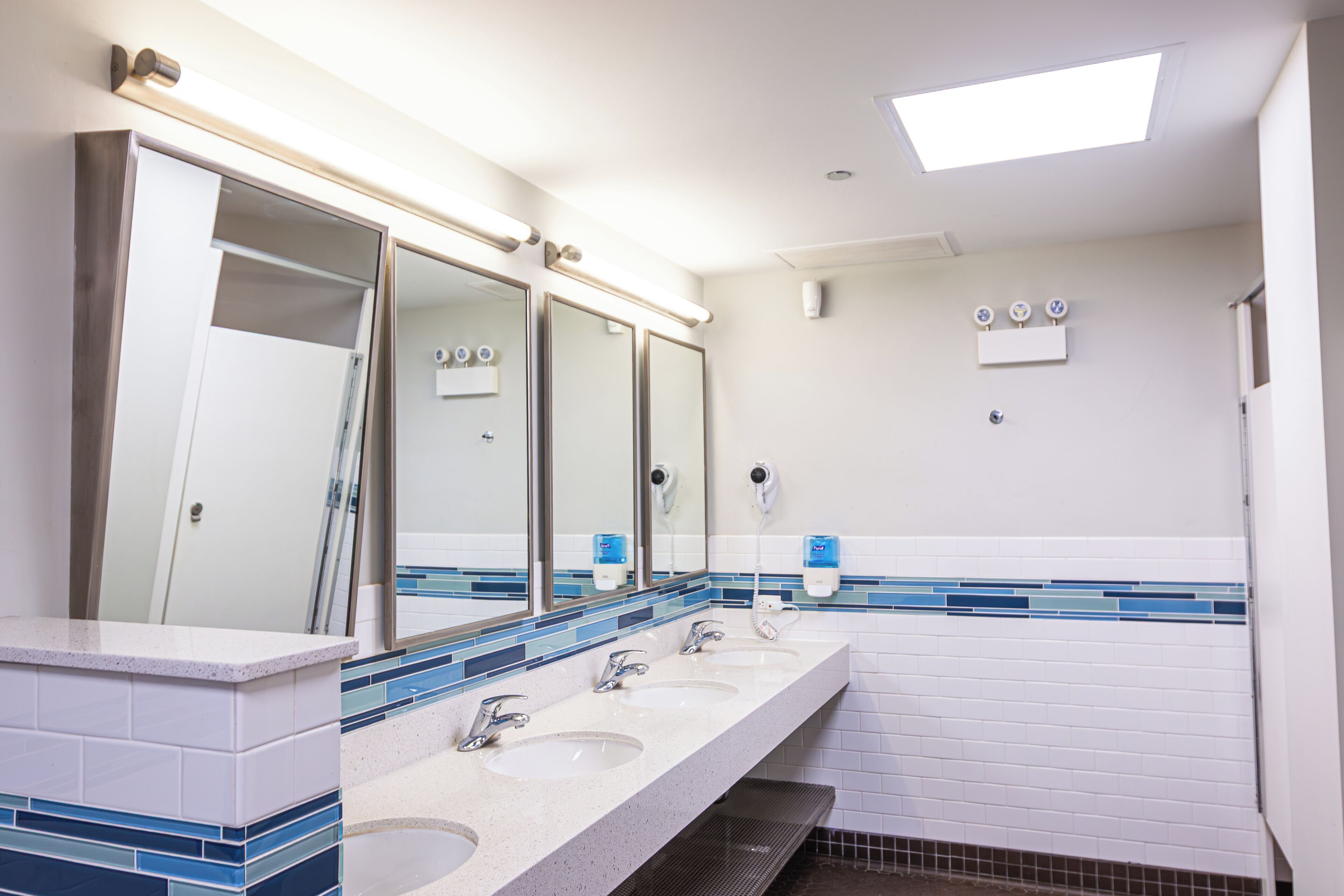 Photo - HI Chicago Hostel