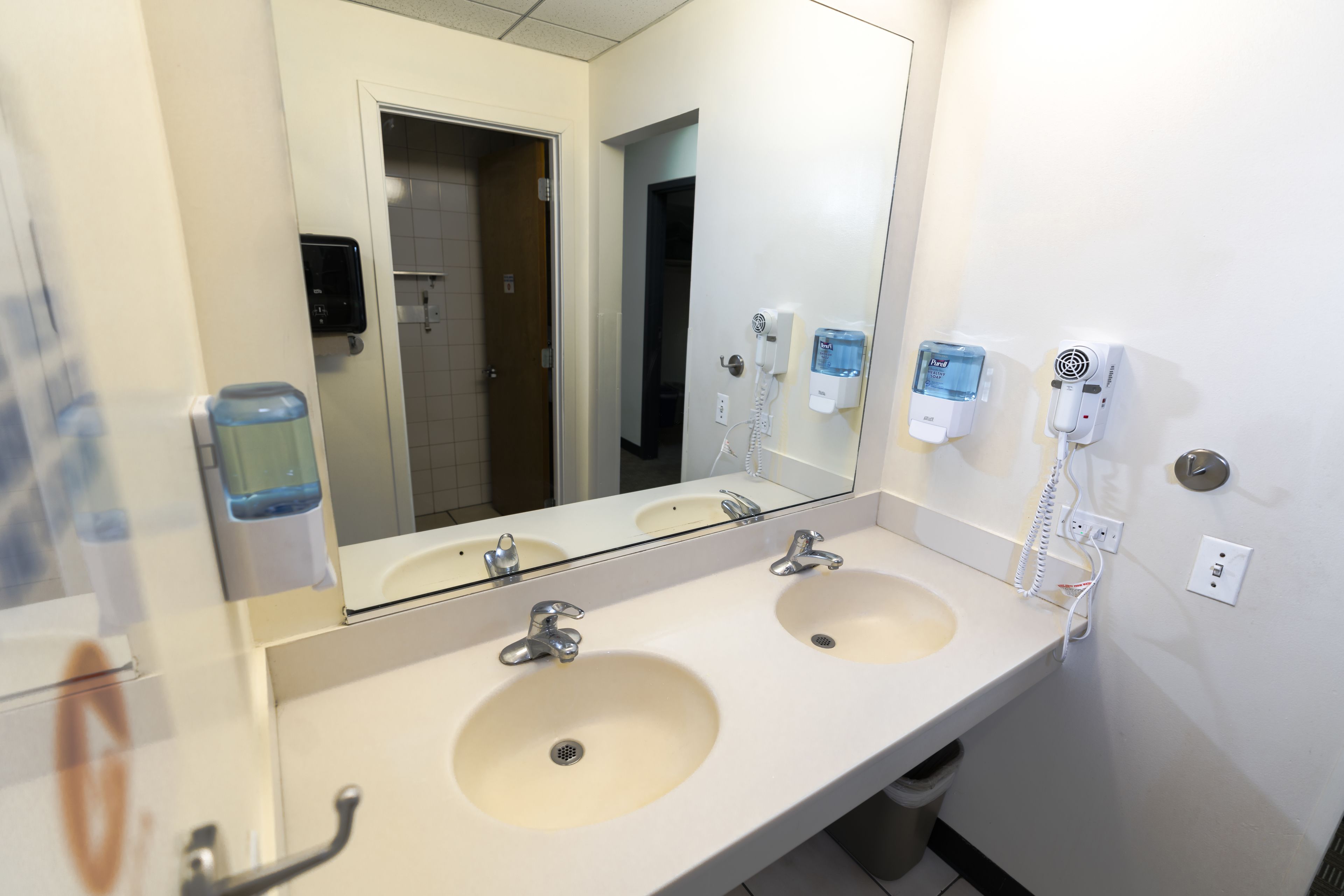 Photo - HI Chicago Hostel