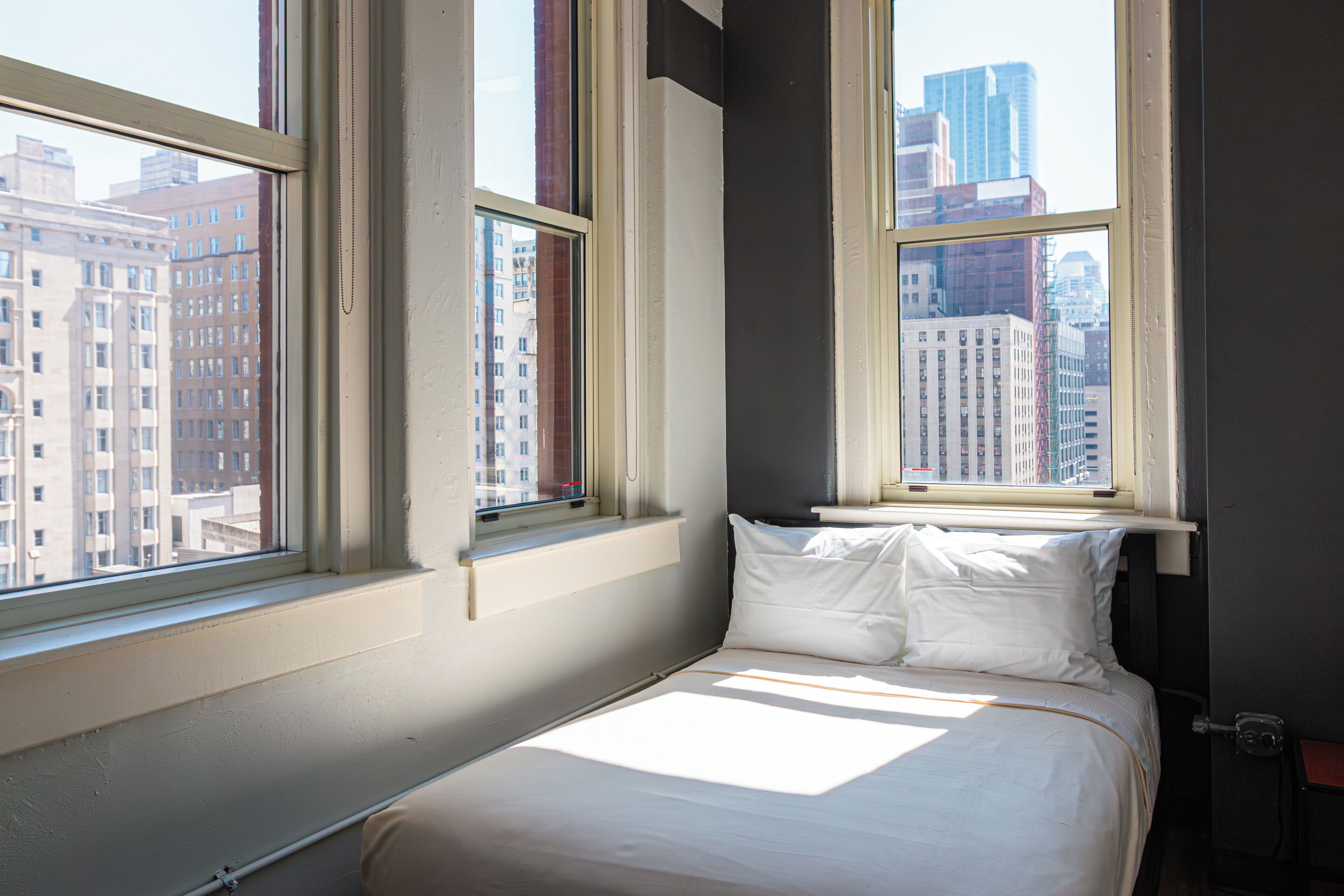 Photo - HI Chicago Hostel