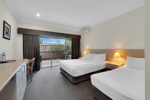Deluxe Twin Room | In-room safe, blackout drapes, iron/ironing board, free WiFi - Hunter Gateway Motel (Rutherford)
