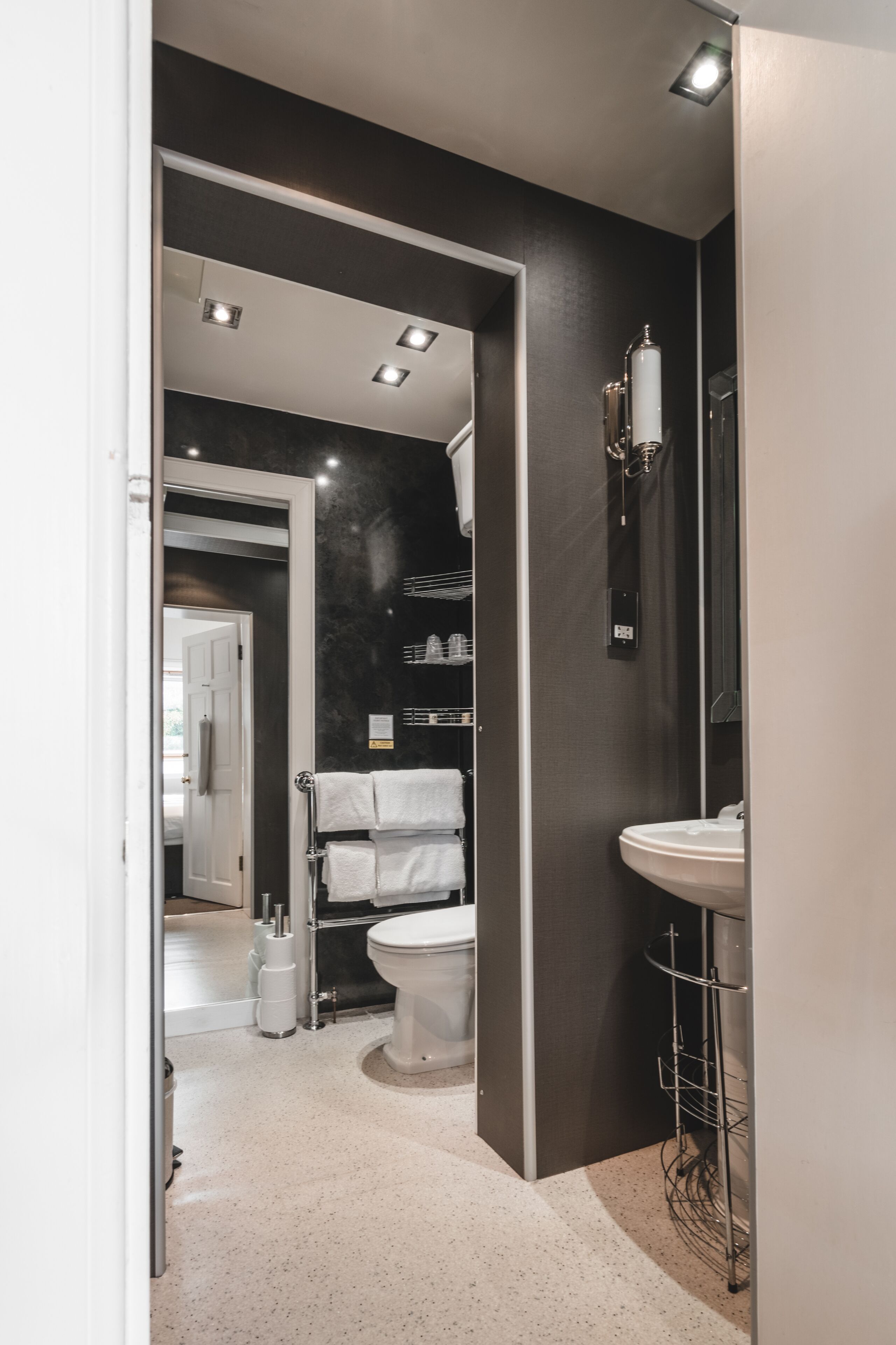 standard twin room, ensuite | bathroom