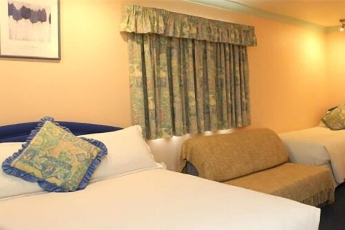 Suite, mit Bad (5 people) | 1 Schlafzimmer