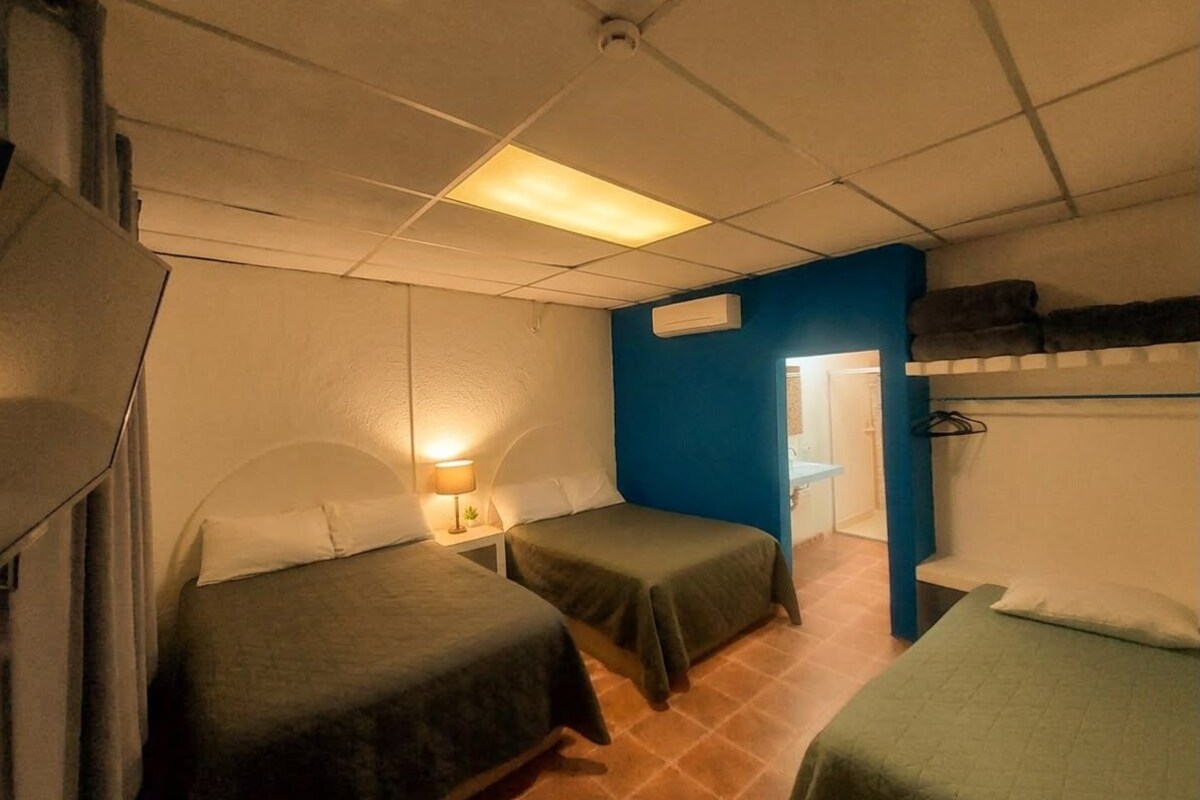 Triple Room | Soundproofing, WiFi (free), individually decorated